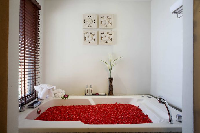 Imagen de la habitación del Hotel Namaka Resort Kamala. Foto 16