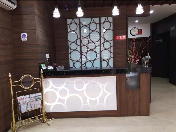 Imagen de los interiores del Hotel Namaskar Residency. Foto 35