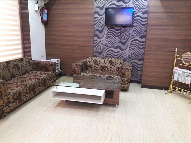 Imagen de los interiores del Hotel Namaskar Residency. Foto 38