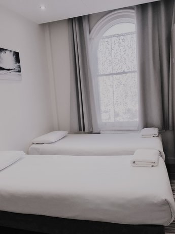 Imagen de la habitación del Hotel Namaste Palace. Foto 2