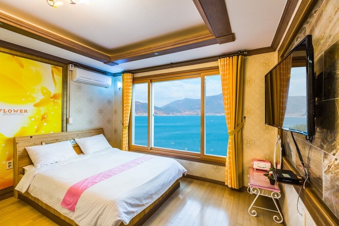 Imagen de la habitación del Hotel Namehae Bada Maru. Foto 7