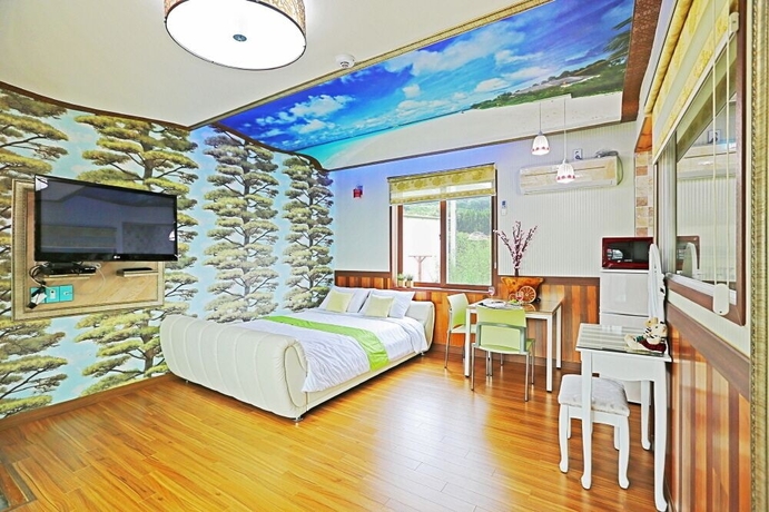 Imagen de la habitación del Hotel Namehae Bada Maru. Foto 10