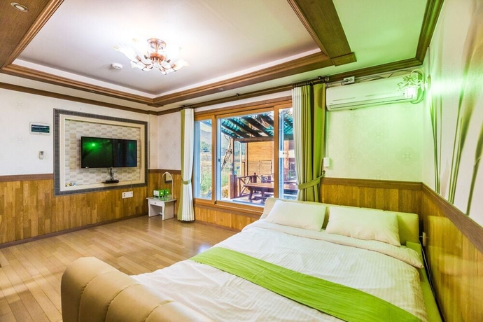 Imagen de la habitación del Hotel Namehae Bada Maru. Foto 13