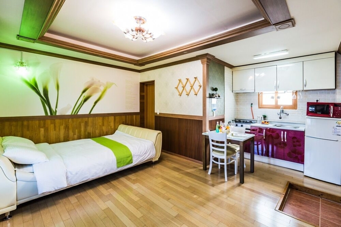Imagen de la habitación del Hotel Namehae Bada Maru. Foto 14