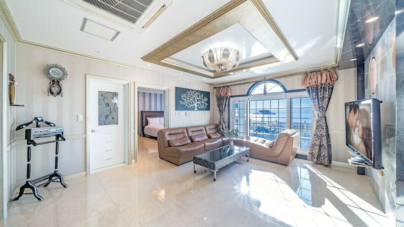 Imagen de la habitación del Hotel Namhae Alhambra Pension. Foto 14