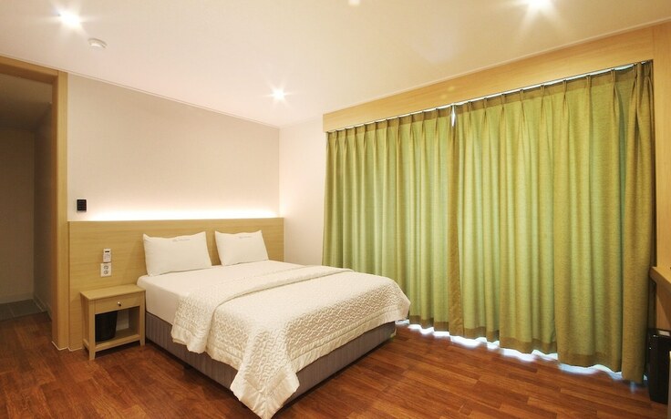 Imagen de la habitación del Hotel Namhae Ares. Foto 13
