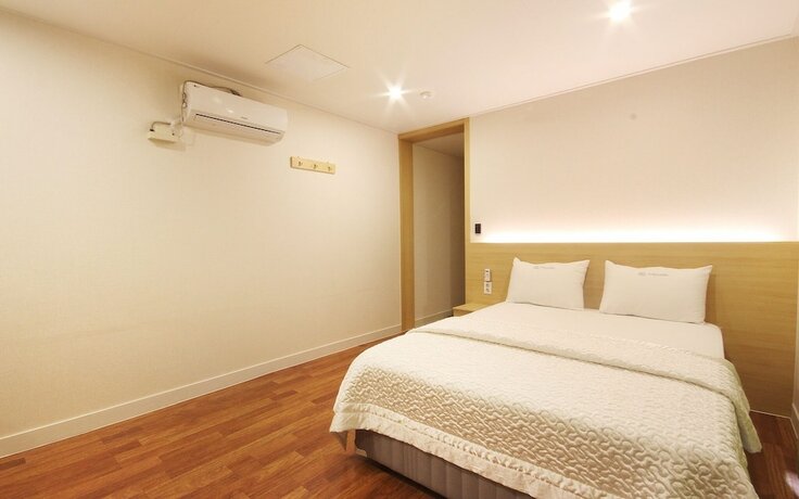 Imagen de la habitación del Hotel Namhae Ares. Foto 15