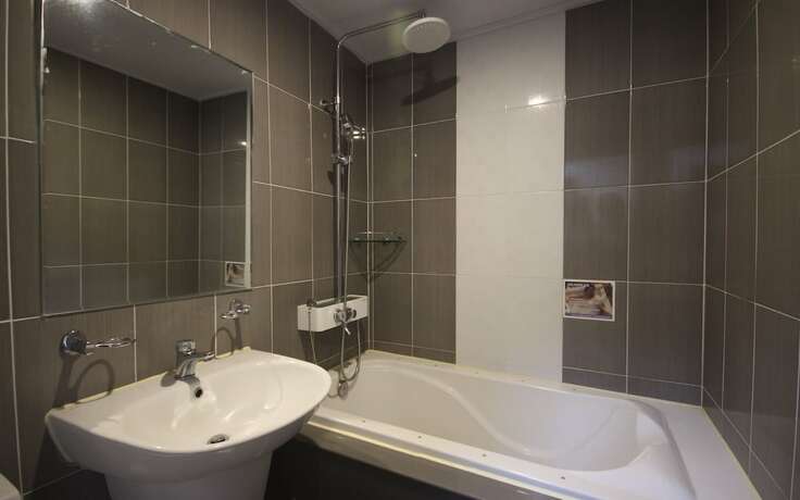 Imagen de la habitación del Hotel Namhae Ares. Foto 16