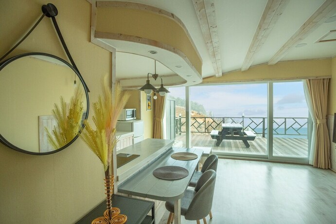 Imagen de la habitación del Hotel Namhae Badangdurum. Foto 35