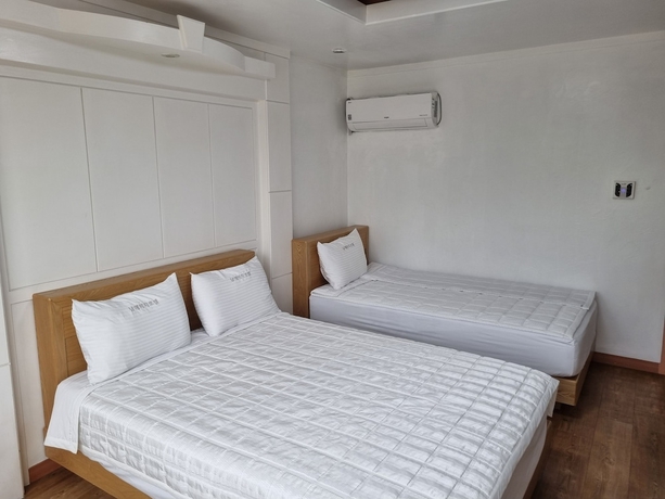 Imagen de la habitación del Hotel Namhae Beach. Foto 8
