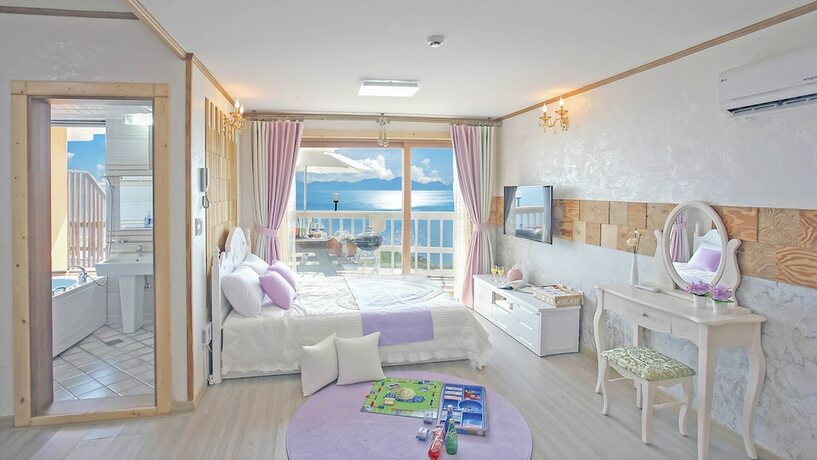 Imagen de la habitación del Hotel Namhae Bel Vienne. Foto 19