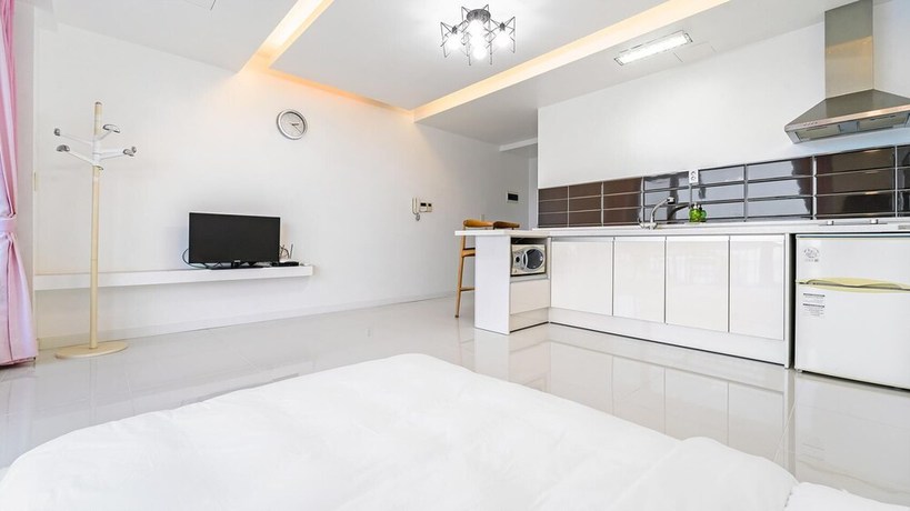 Imagen de la habitación del Hotel Namhae Bomyeoleumgaeulgyeoul Pensyeon. Foto 16