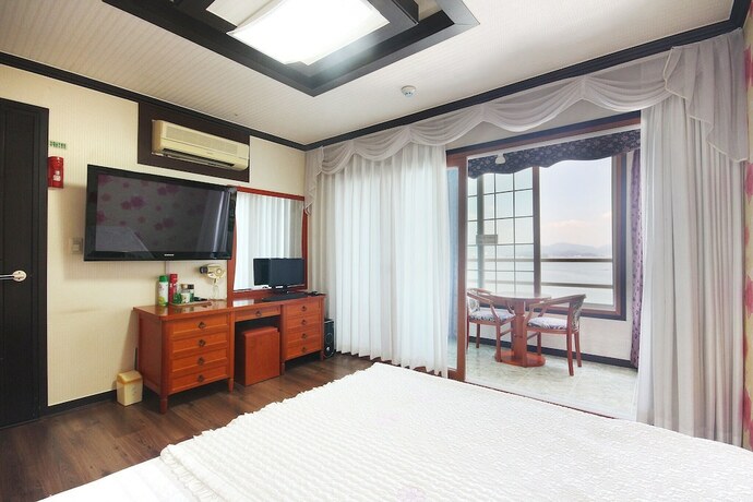 Imagen de la habitación del Hotel Namhae Castle. Foto 20
