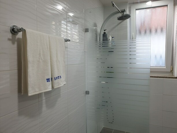 Imagen de la habitación del Hotel Namhae German Village Johannes. Foto 18