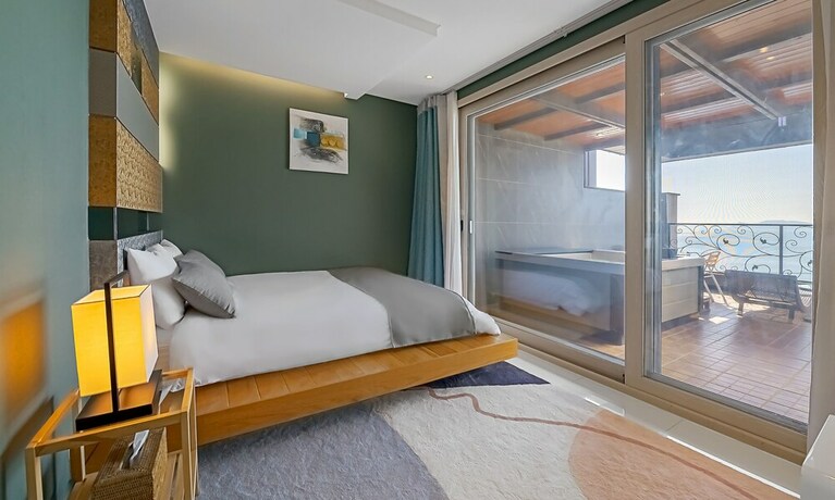 Imagen de la habitación del Hotel Namhae Grand Ocean. Foto 16