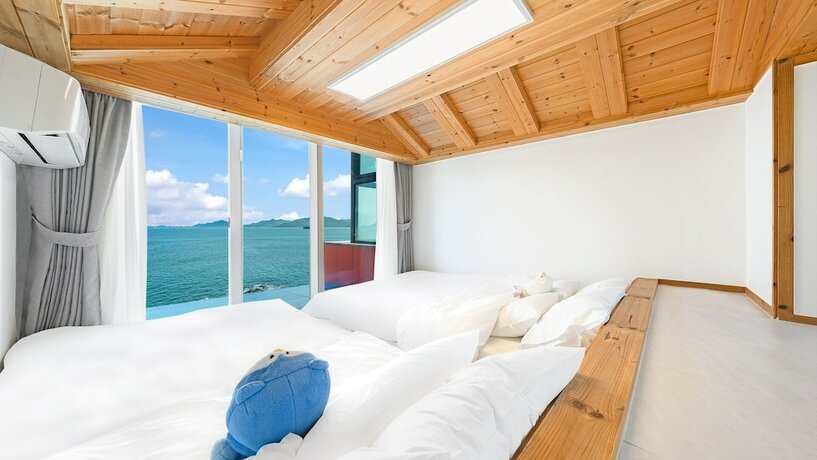 Imagen de la habitación del Hotel Namhae Himom kis spa Pension Black. Foto 12