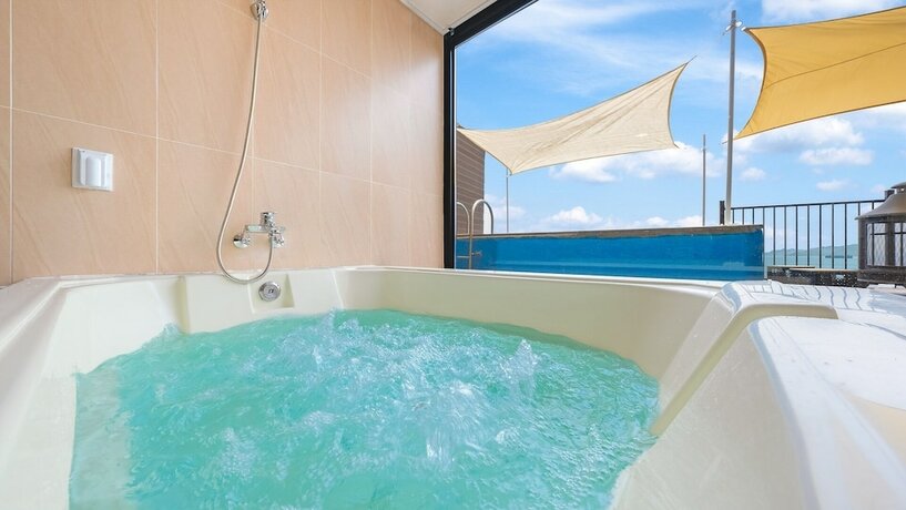 Imagen general del Hotel Namhae Himom kis spa Pension Black. Foto 4