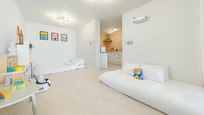 Imagen general del Hotel Namhae Himom kis spa Pension Black. Foto 8