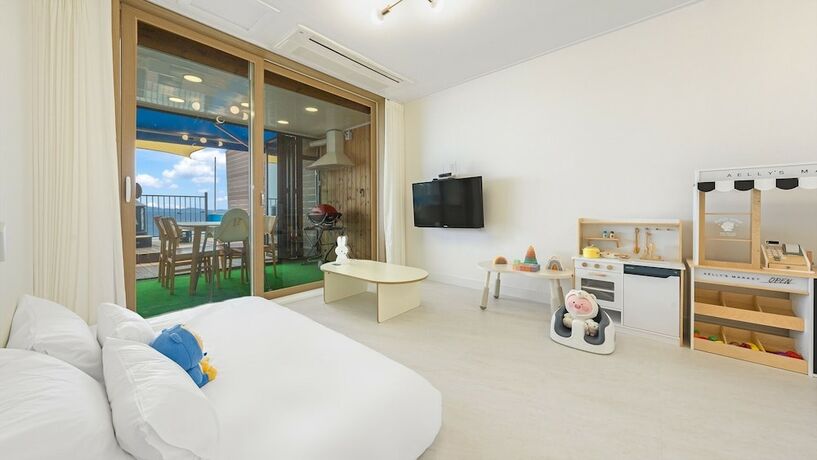 Imagen general del Hotel Namhae Himom kis spa Pension Black. Foto 9