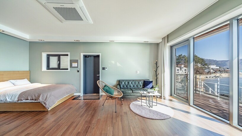 Imagen de la habitación del Hotel Namhae Lounge 32 Resort B. Foto 17