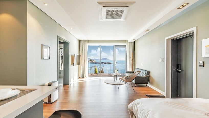 Imagen general del Hotel Namhae Lounge 32 Resort C. Foto 12
