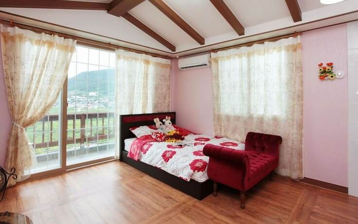 Imagen de la habitación del Hotel Namhae Memory Plus Bed and Breakfast. Foto 14