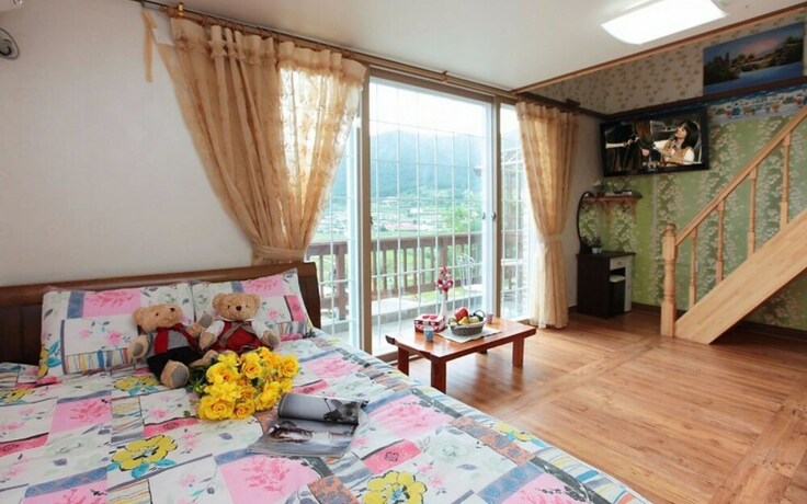 Imagen de la habitación del Hotel Namhae Memory Plus Bed and Breakfast. Foto 18