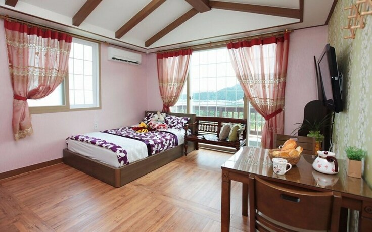 Imagen de la habitación del Hotel Namhae Memory Plus Bed and Breakfast. Foto 29