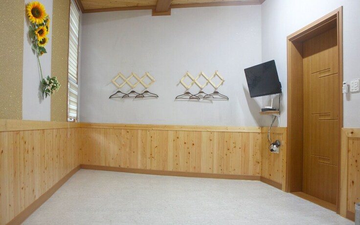 Imagen de la habitación del Hotel Namhae Myeongpum Guest House. Foto 28