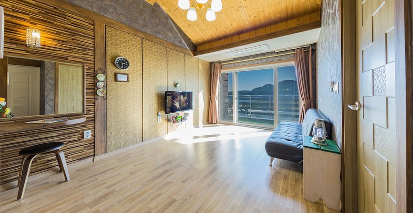 Imagen de la habitación del Hotel Namhae Oceanview Pension. Foto 17