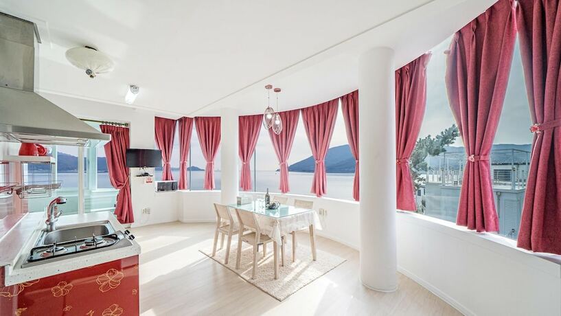 Imagen de la habitación del Hotel Namhae Opera House Pension. Foto 19