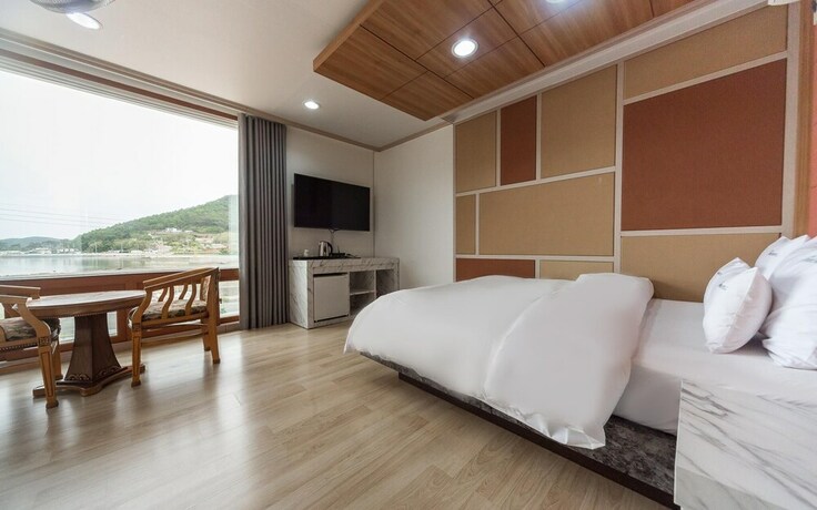 Imagen de la habitación del Hotel Namhae Sedona. Foto 10