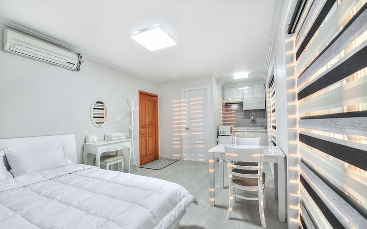 Imagen de la habitación del Hotel Namhae Somsatang Pension. Foto 13