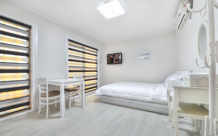 Imagen de la habitación del Hotel Namhae Somsatang Pension. Foto 20