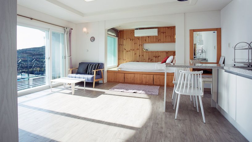 Imagen de la habitación del Hotel Namhea Pension Marronnier. Foto 13