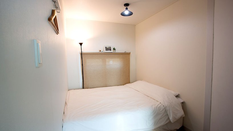 Imagen de la habitación del Hotel Namhea Pension Marronnier. Foto 14