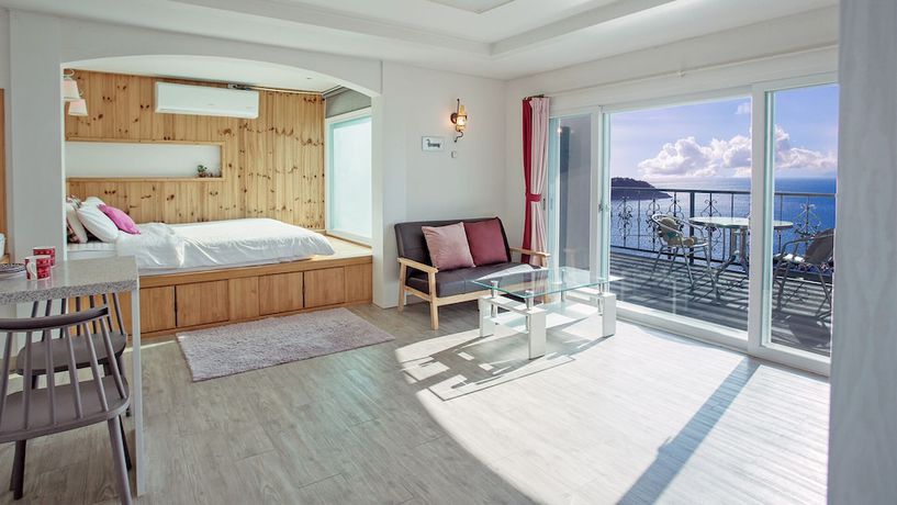 Imagen de la habitación del Hotel Namhea Pension Marronnier. Foto 17