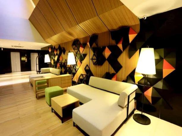 Imagen de los interiores del Hotel Namin. Foto 6