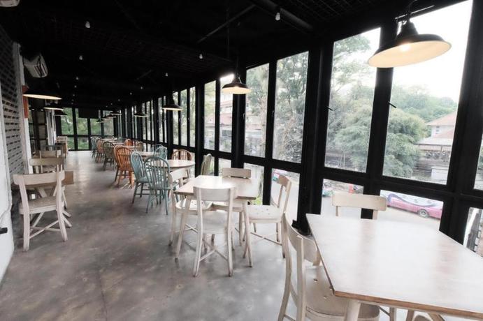 Imagen del bar/restaurante del Hotel Namin. Foto 4