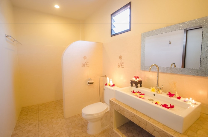 Imagen de la habitación del Hotel Namphung Phuket Boutique Resort. Foto 16