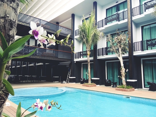 Imagen de la piscina del Hotel Namthong Nan. Foto 14