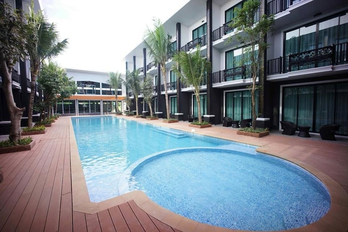 Imagen de la piscina del Hotel Namthong Nan. Foto 16