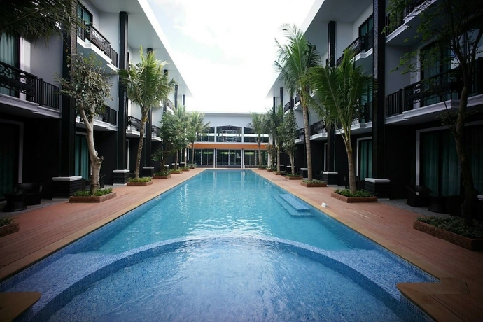 Imagen de la piscina del Hotel Namthong Nan. Foto 17