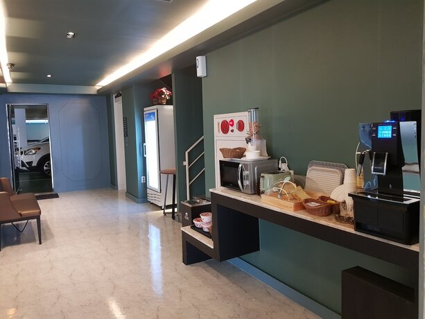 Imagen del bar/restaurante del Hotel Namu Neulbo. Foto 8