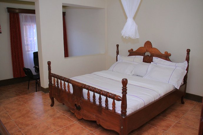 Imagen de la habitación del Hotel Namugongo. Foto 15