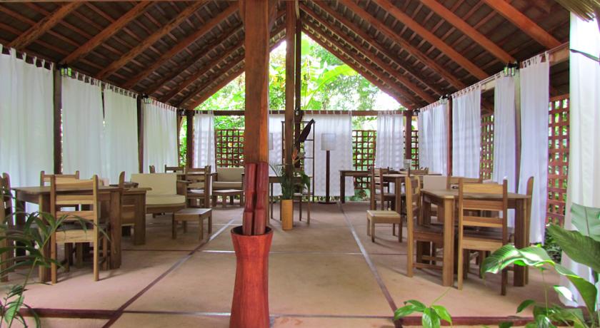 Imagen del bar/restaurante del Hotel Namuwoki. Foto 2