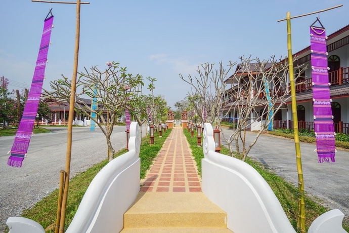 Imagen de los exteriores del Hotel Nan Green Lake View Resort. Foto 18