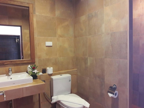 Imagen de la habitación del Hotel Nan Green Lake View Resort. Foto 15