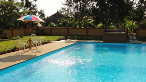 Imagen de la piscina del Hotel Nan Noble House Garden Resort. Foto 19