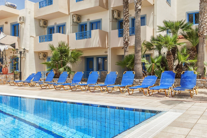 Imagen de la piscina del Hotel Nana Angela Apartments. Foto 14
